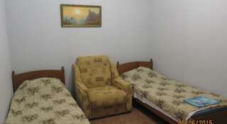 Гостиница Viktoriya Guest house Геленджик Двухместный номер с 2 отдельными кроватями-1